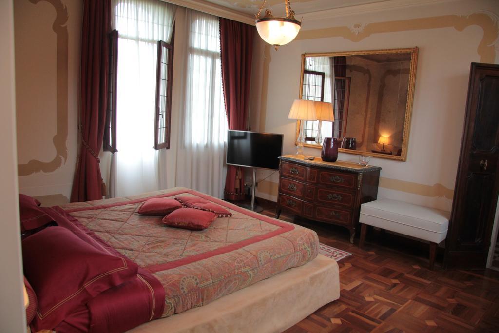 Domus Dotti V Guest House เตรวิโซ ห้อง รูปภาพ