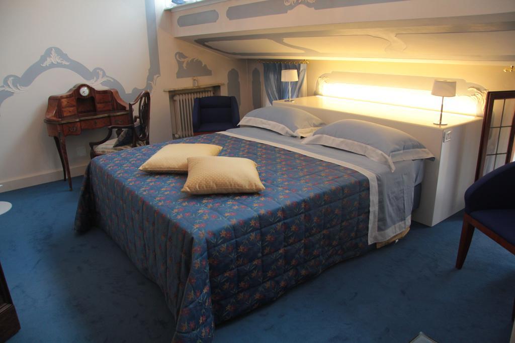 Domus Dotti V Guest House เตรวิโซ ห้อง รูปภาพ