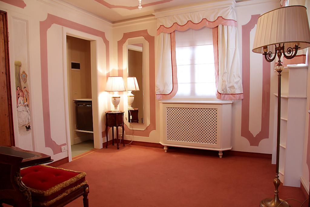 Domus Dotti V Guest House เตรวิโซ ภายนอก รูปภาพ