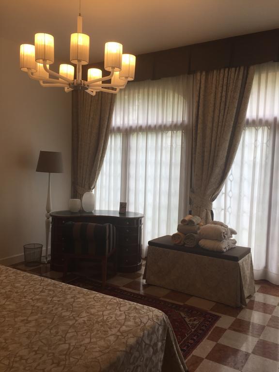 Domus Dotti V Guest House เตรวิโซ ภายนอก รูปภาพ